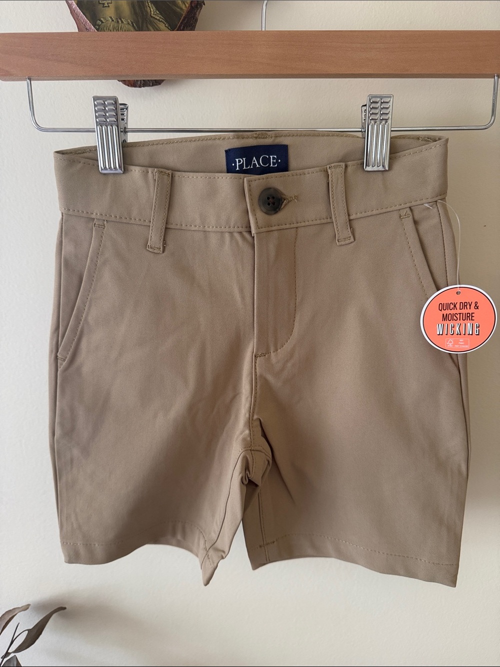 NWT Children’s Place Boys' Khaki Stretch Shorts - Tan size 5